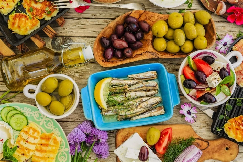 هل الأطعمة تعزز السعادة بعد سن الخمسين؟